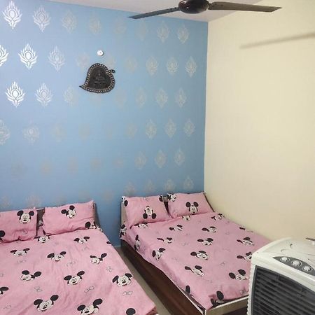 Yashu Guest House Ujjain Bagian luar foto