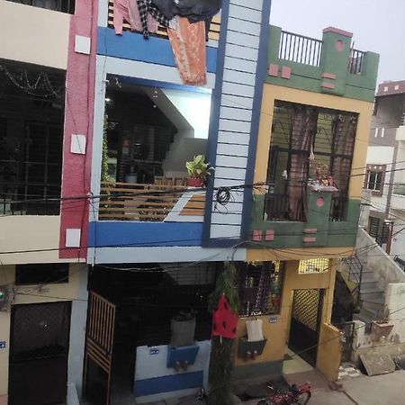 Yashu Guest House Ujjain Bagian luar foto