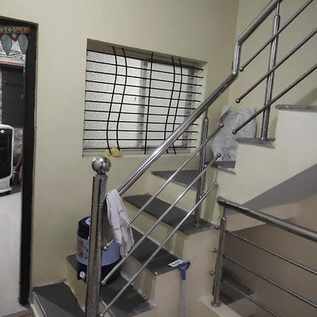 Yashu Guest House Ujjain Bagian luar foto