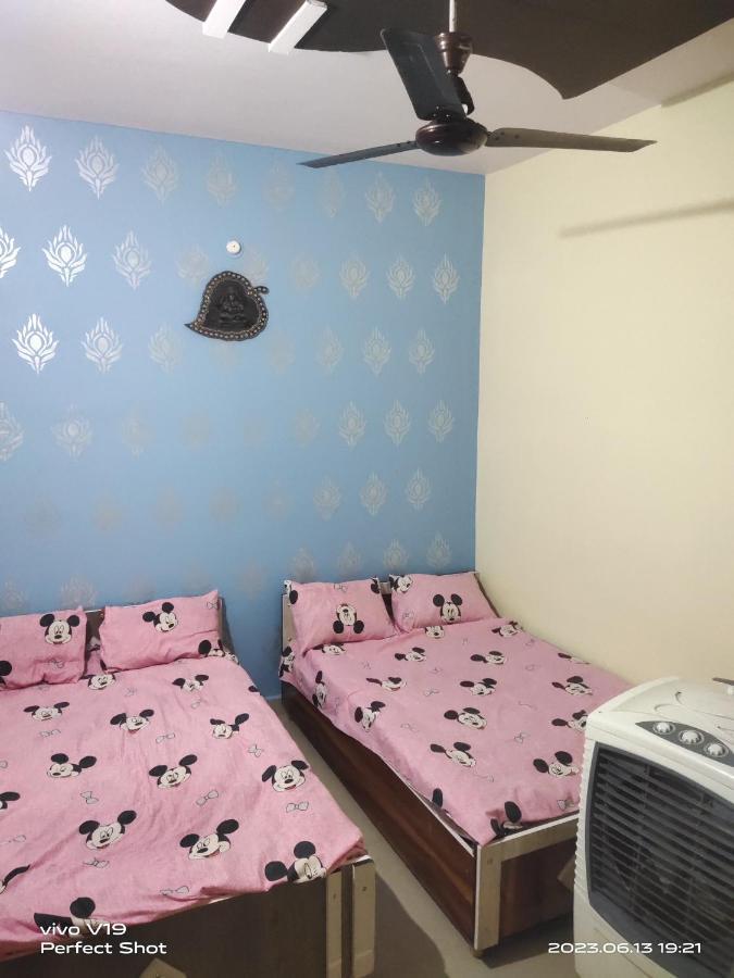 Yashu Guest House Ujjain Bagian luar foto
